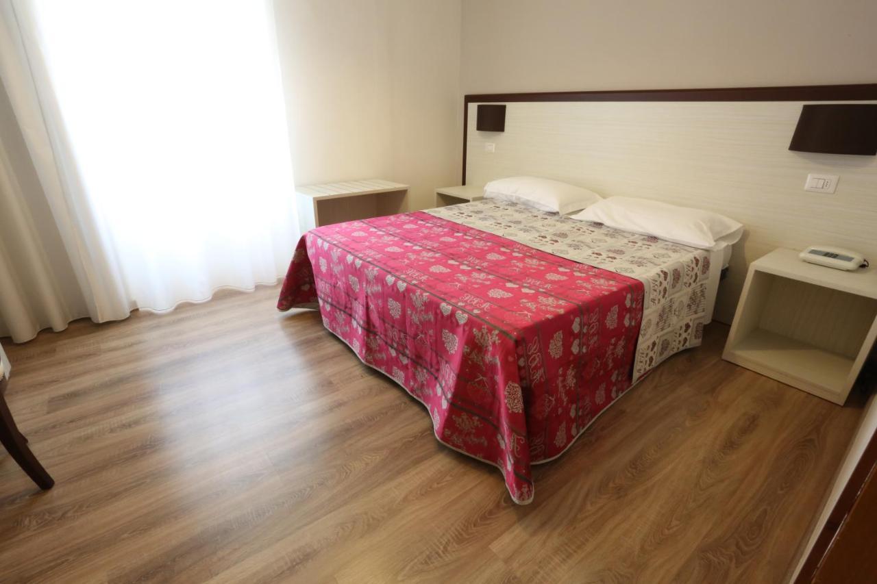 Hotel Europa Фоджиа Экстерьер фото