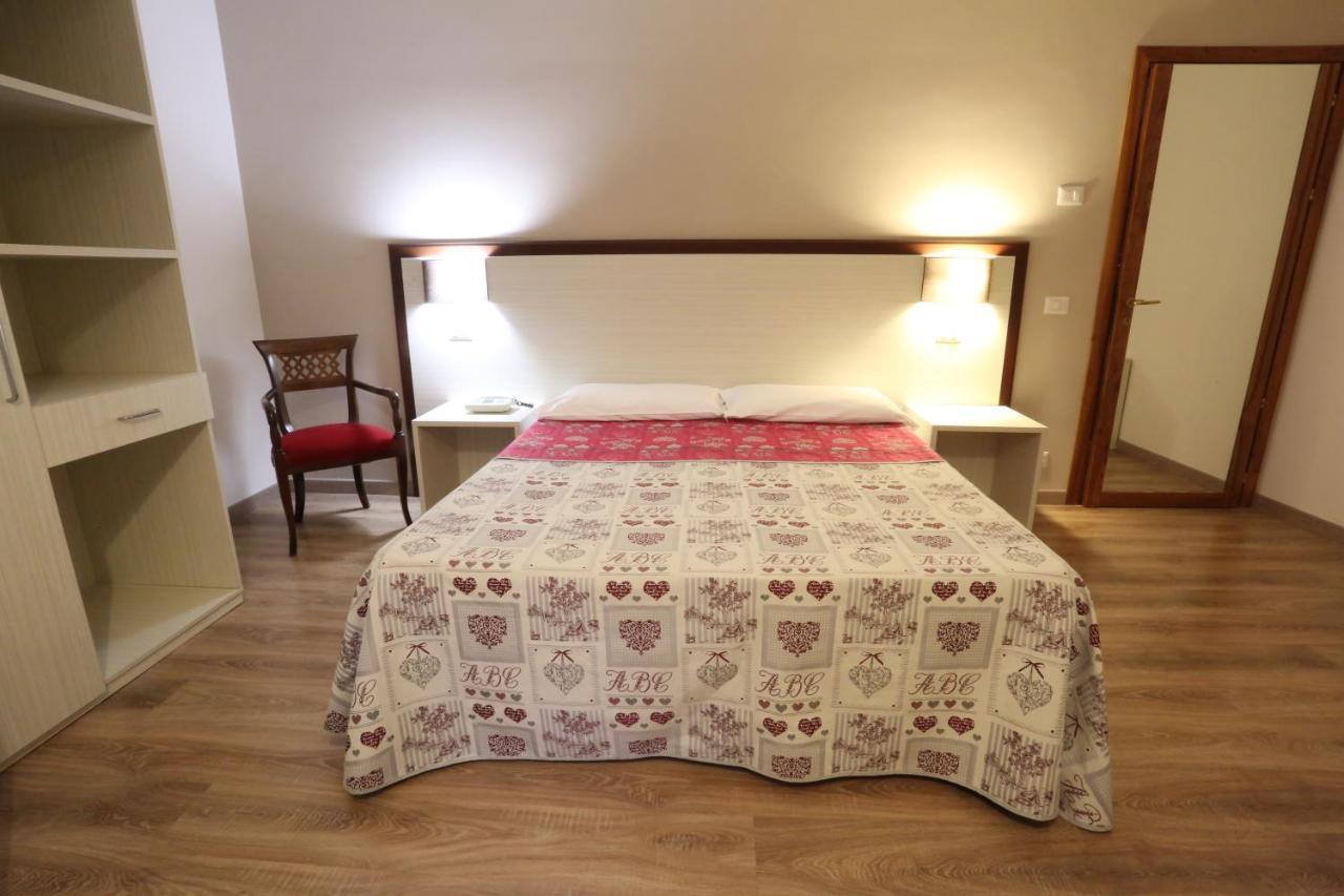 Hotel Europa Фоджиа Экстерьер фото