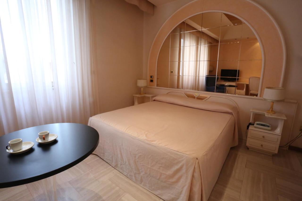 Hotel Europa Фоджиа Экстерьер фото